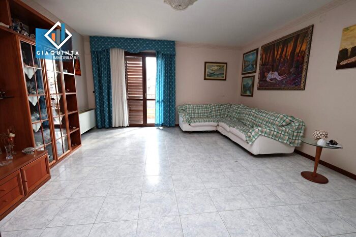 Appartamento monolocale in vendita in Piazza Municipio Piano, Palagonia