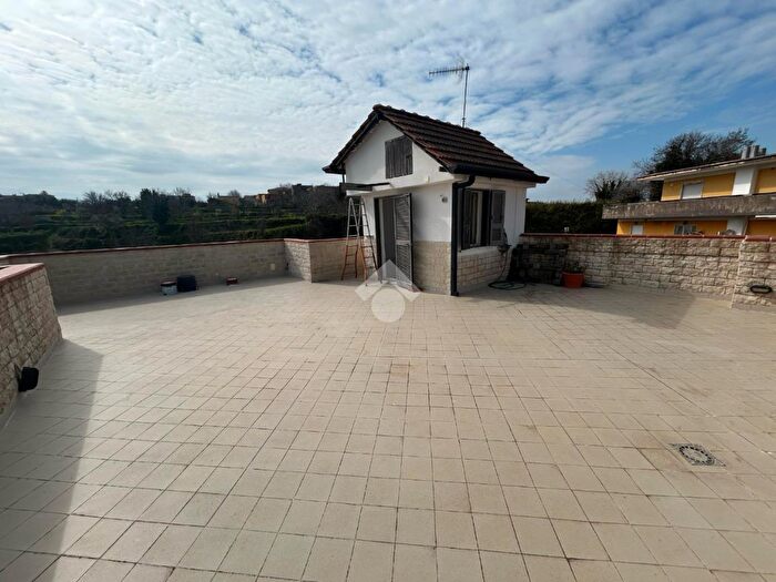 Appartamento trilocale in vendita in Via Castrese Scaja, Marano Di Napoli