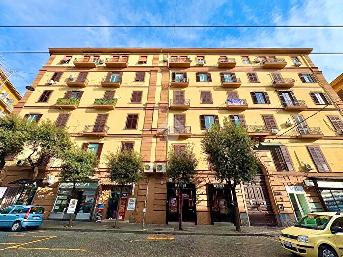Appartamento quadrilocale in vendita in Corso Giuseppe Garibaldi, Napoli