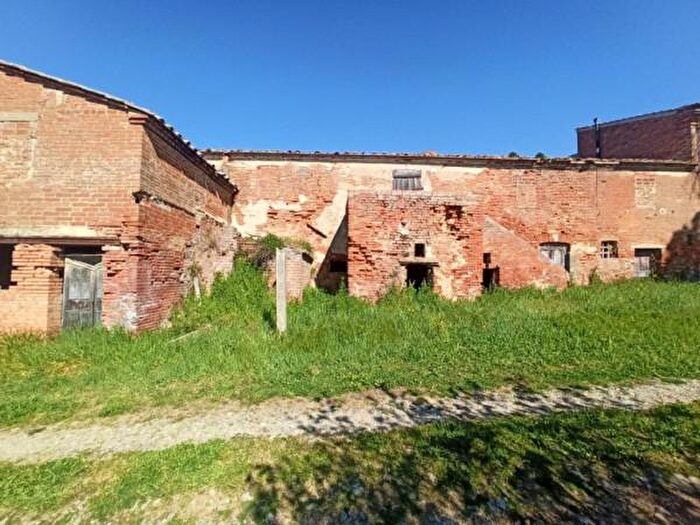 Casa con 6 locali in vendita in Strada Provinciale Lauretana, Montepulciano