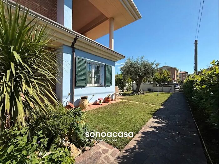 Casa con 6 locali in vendita in Via Paolo Ferrari, Mondolfo
