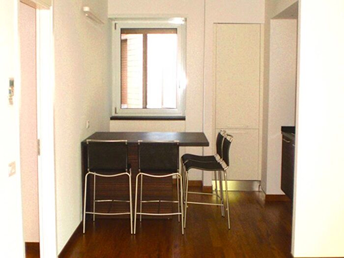 Appartamento quadrilocale in affitto in Via Messina, Cenisio, Milano