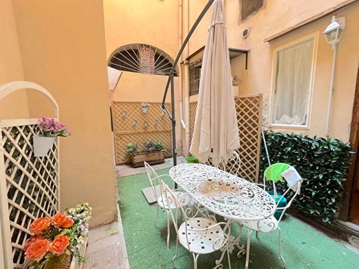 Appartamento trilocale in affitto in Piazza di Santa Croce Firenze, Firenze