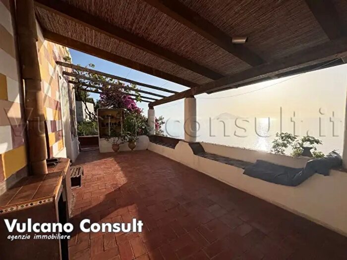Casa bilocale in vendita in Via Maggio, Lipari