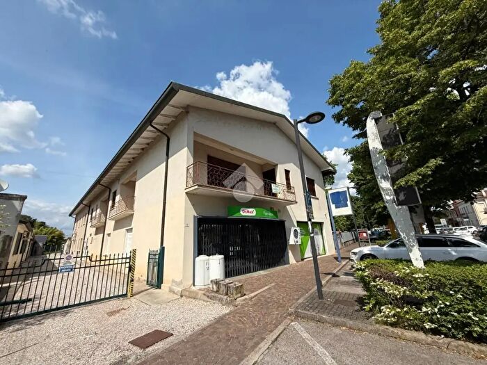 Appartamento trilocale in vendita in Via Unione, Vedelago