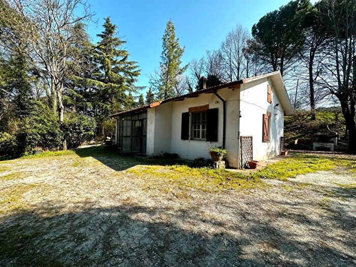 Casa quadrilocale in vendita in Via Vicinale Santa Lucia, Cesena