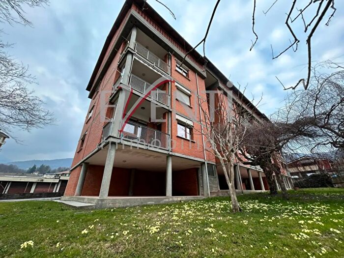 Appartamento quadrilocale in vendita in Via Roma, Villar Perosa