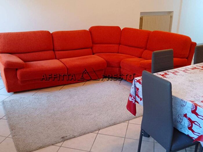 Appartamento quadrilocale in affitto in VIA vesi, Musicisti, Forlì