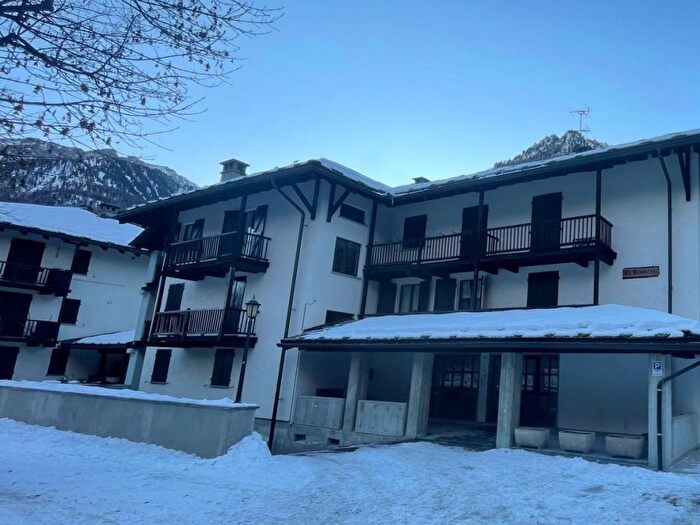 Appartamento bilocale in affitto in Via Lys Waeg, Centro, GressoneySaintJean