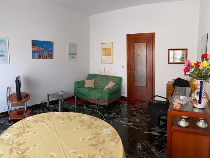 Appartamento trilocale in affitto in Via Giuseppe Garibaldi, Centro, Varazze