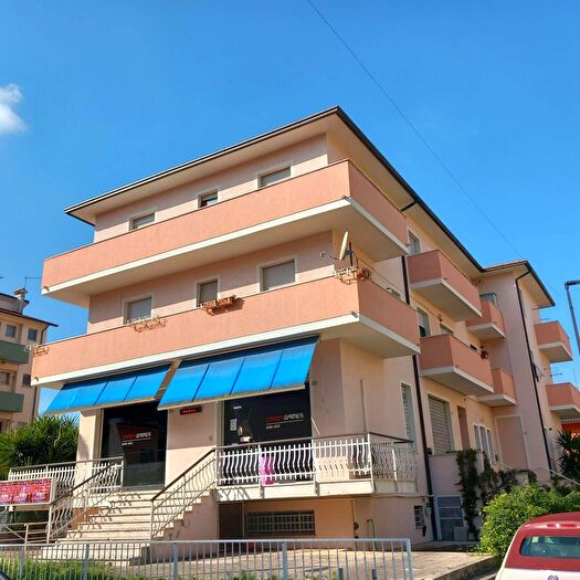 Appartamento quadrilocale in vendita in Loreto