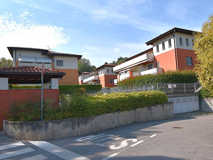 Appartamento bilocale in affitto in Via Ruschetta, Centro, Imbersago