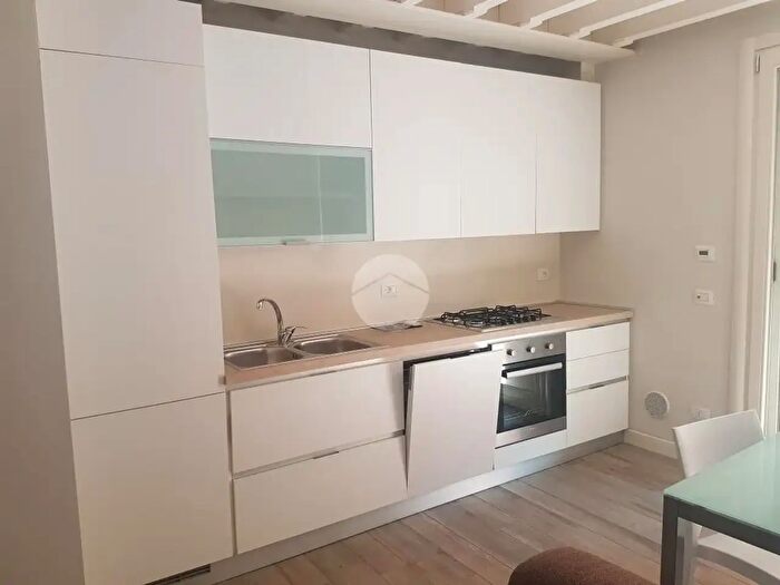 Appartamento bilocale in affitto in Appartamento Via Santa Maria, Desenzano Del Garda