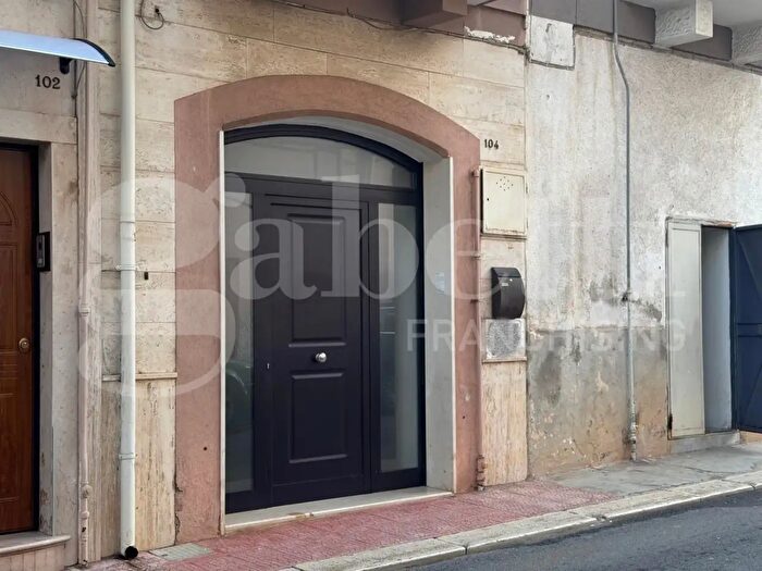 Appartamento bilocale in vendita in Via Giuseppe Mazzini, Mola Di Bari