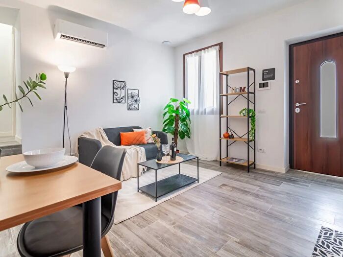 Appartamento trilocale in vendita in Via Lago, Besozzo