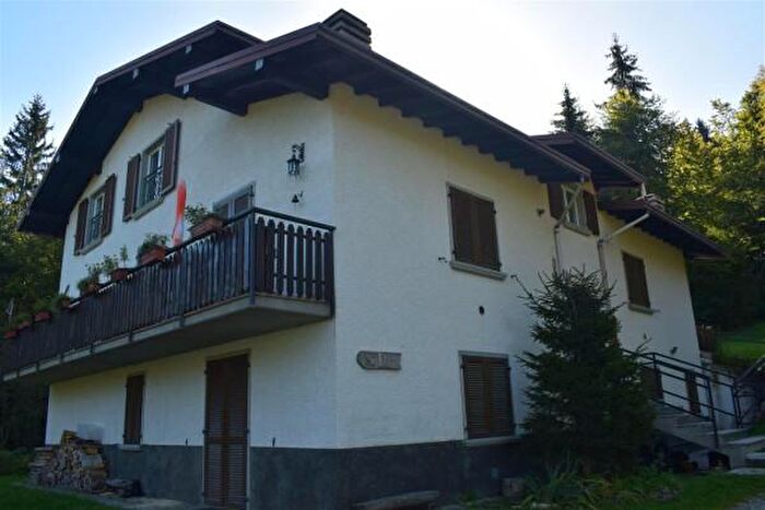 Appartamento trilocale in vendita in Via Barozzo, Oltre Il Colle