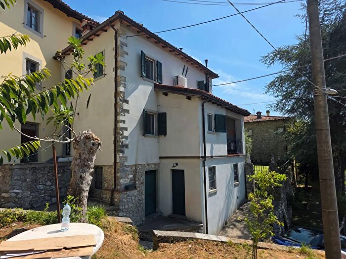 Casa con 6 locali in vendita in Promiana, Molazzana