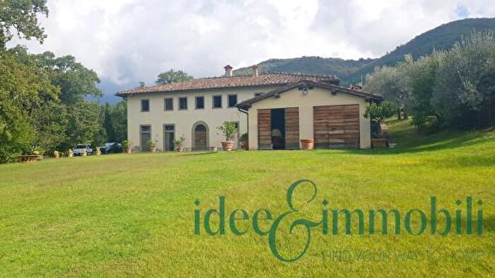 Casa con 6 locali in vendita in Via della Badia, Loro Ciuffenna