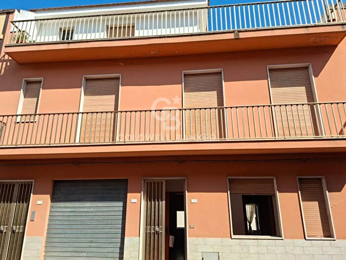 Casa con 8 locali in vendita in Via Roma, Modica