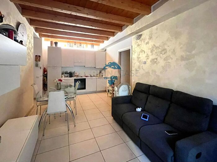 Appartamento trilocale in vendita in Via Garibaldi, Nembro