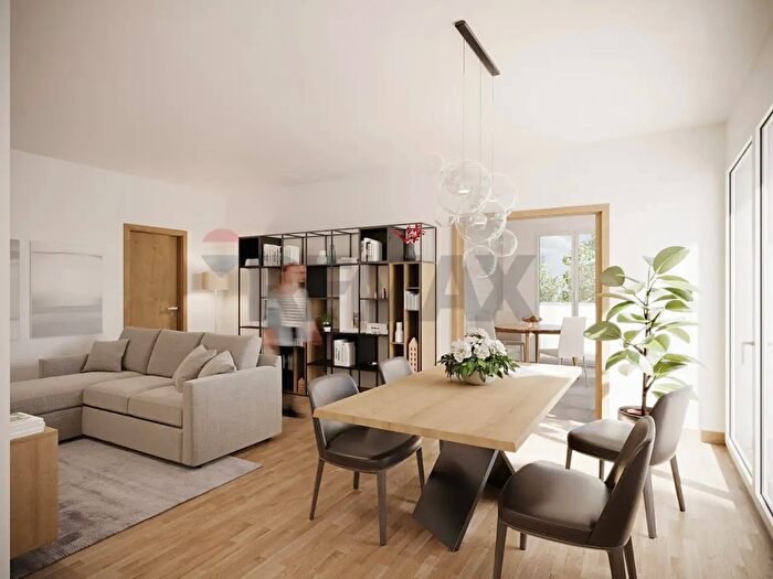 Appartamento trilocale in vendita in Via Pregnana, Rho