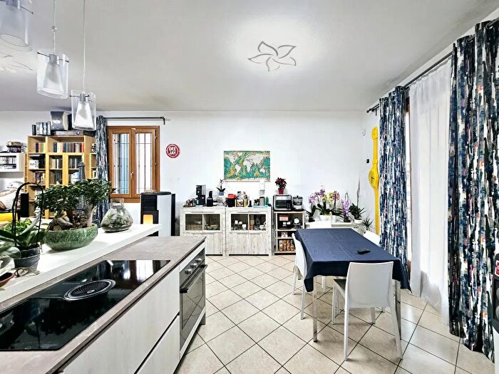 Appartamento trilocale in vendita in Via Cristoforo Colombo, Monselice