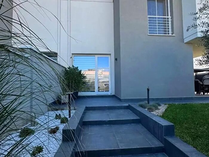 Casa con 7 locali in vendita in Terrasini