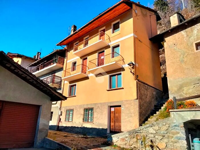 Casa con 8 locali in vendita in Frazione Thomasset, Avise