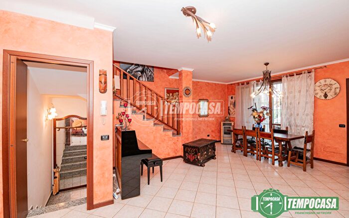 Case in Vendita e in Affitto - 3