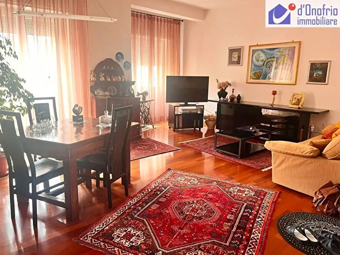 Appartamento con 6 locali in vendita in Via Monsignor Bologna, Campobasso
