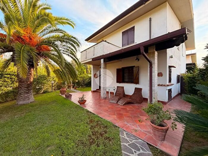 Casa trilocale in vendita in Via delle Farnie, Sabaudia
