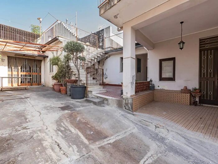 Appartamento quadrilocale in vendita in Vicolo Alfio Bonanno, Trecastagni