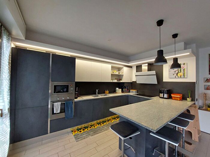 Appartamento trilocale in vendita in Beregazzo Con Figliaro