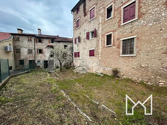 Casa monolocale in vendita in Pove Del Grappa