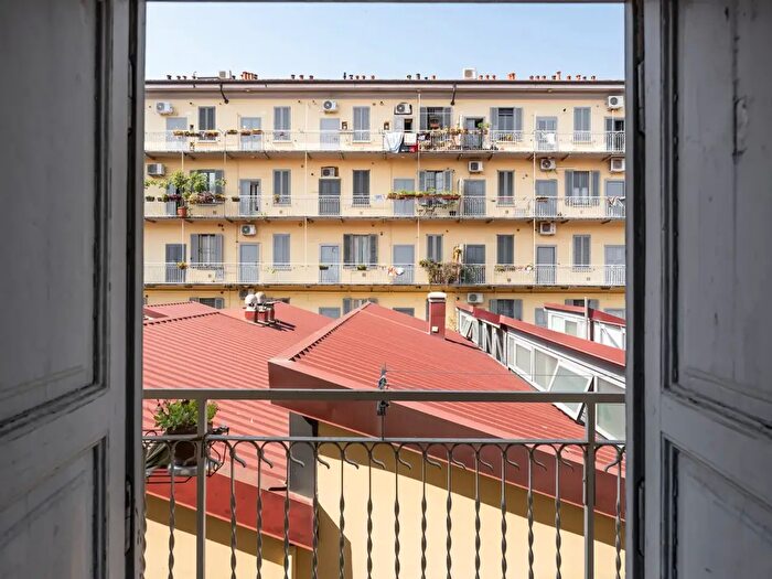 Appartamento bilocale in vendita in Via Sannio, Milano