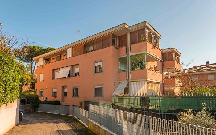 Appartamento bilocale in vendita in Via Saronno, Roma