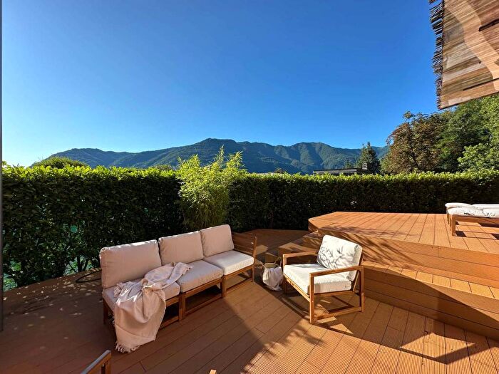 Appartamento trilocale in affitto in Frazione Girola, Blevio