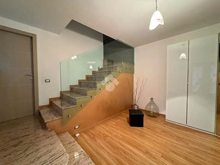 Casa con 6 locali in vendita in Vicolo S Giuseppe, Vaprio DAgogna