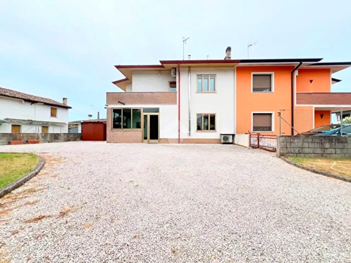 Casa quadrilocale in vendita in Via Marano Lagunare, San Giorgio Di Nogaro