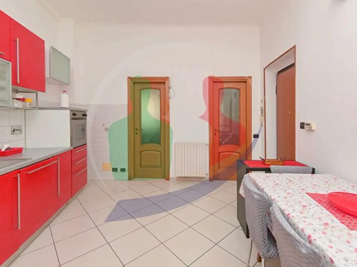 Appartamento trilocale in affitto in Via Oropa, Torino