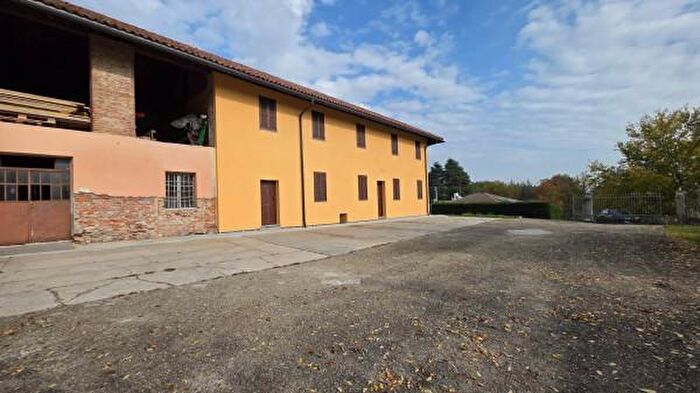 Casa con 6 locali in vendita in Frazione Valle Tanaro, Asti
