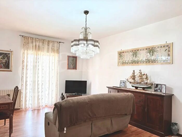 Appartamento con 6 locali in vendita in Via Madonna delle Grazie, Giarratana