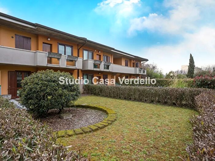 Appartamento trilocale in vendita in FLli Regonesi, Verdello