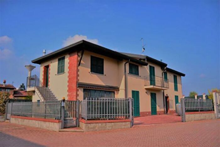 Casa trilocale in vendita in Via Milano Castir, Castiraga Vidardo