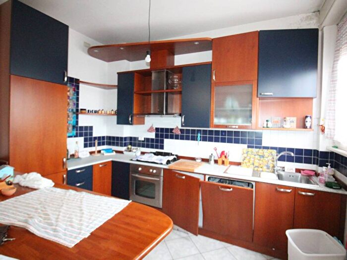 Appartamento trilocale in affitto in Via Bellinzona, Monte Olimpino, Como