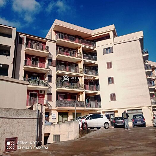 Appartamento con 9 locali in vendita in Modica