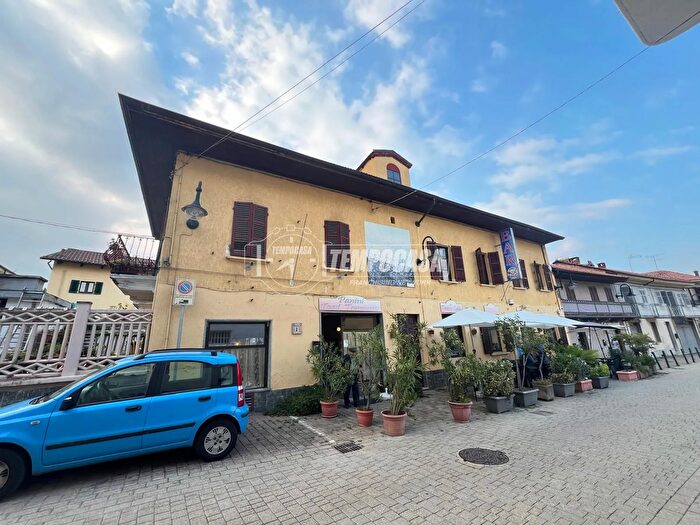 Casa con 12 locali in vendita in Piazza Bellingeri, Alpignano