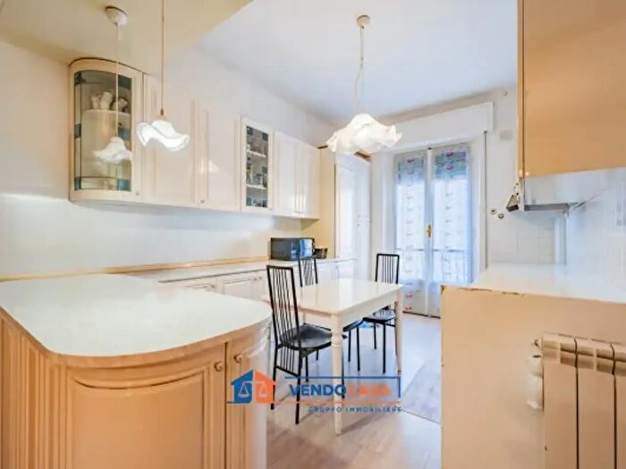 Appartamento trilocale in vendita in Via Simone Canepa, Varazze