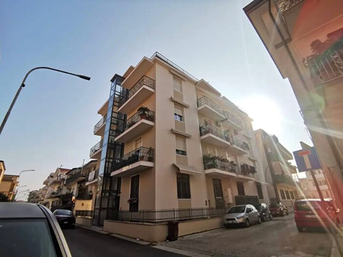 Appartamento trilocale in vendita in Via IV Novembre, San Nicola La Strada