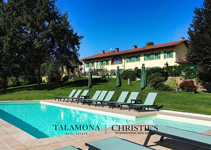 Casa con 14 locali in vendita in Tigliole